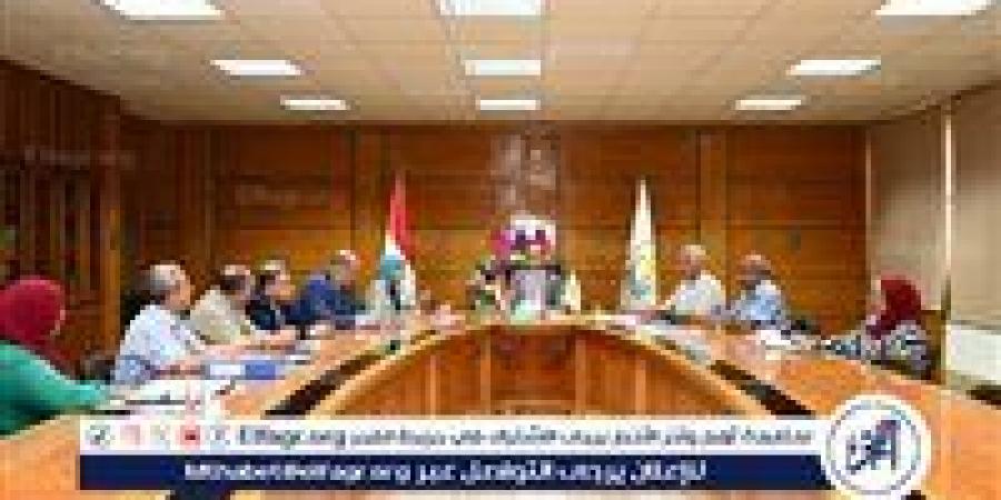 رئيس جامعة أسيوط يستعرض تنفيذ أول مركز بحوث متكامل بالصعيد - زاجل الإخباري