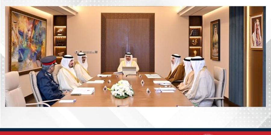 في اجتماعه اليوم بالمحافظين .. وزير الداخلية يؤكد على دور المحافظات في تعزيز نهج التواصل وأن تكون قريبة من المواطنين لمعالجة أي ظواهر تشكل إخلالا بالأمن والنسيج المجتمعي - البطريق نيوز