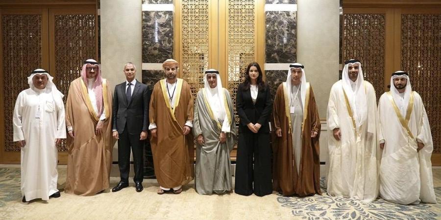 محافظ «المركزي» يبحث مواجهة الأزمات والتوترات التجارية في الأسواق - البطريق نيوز