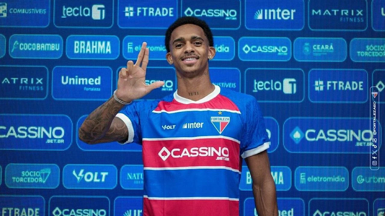 السعودية تدرس ضم جناح فورتاليزا الكولومبي ديلان بوريرو لتعزيز الخط الأمامي