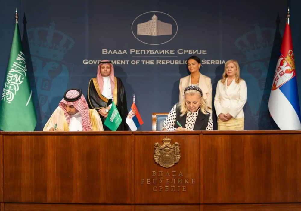 السعودية تعزّز تعاونها الدولي بتوقيع اتفاقيات جديدة مع صربيا وإندونيسيا في النقل الجوي