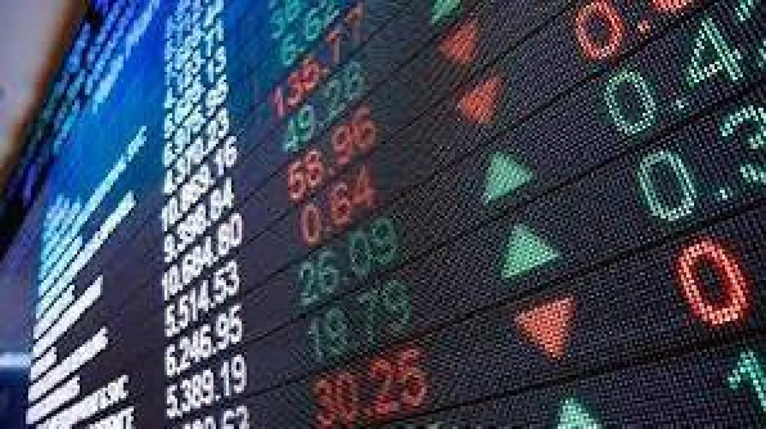 مؤشر سوق الأسهم السعودية ينخفض 4.41% في النصف الأول من 2025