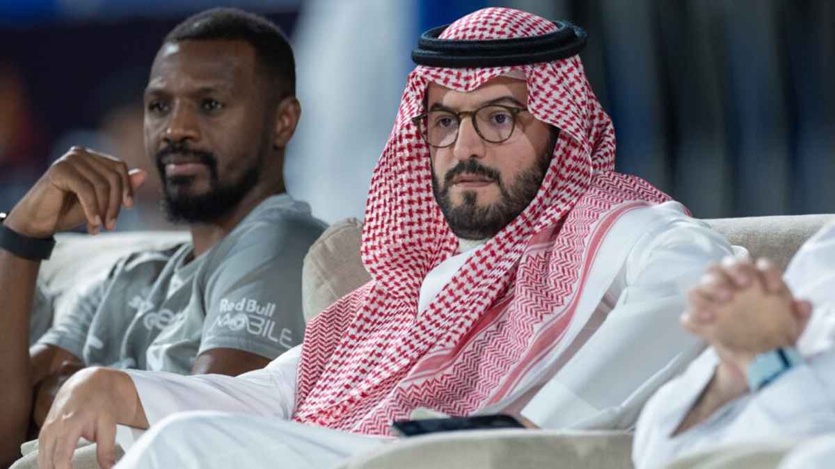 «رد ناري» من بن نافل بعد خروج الهلال من المونديال.. صفقات كبرى في الطريق
