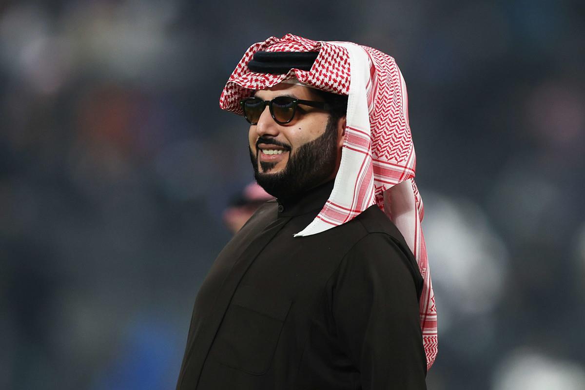 تركي آل الشيخ يحتفل بفوز الهلال التاريخي على السيتي