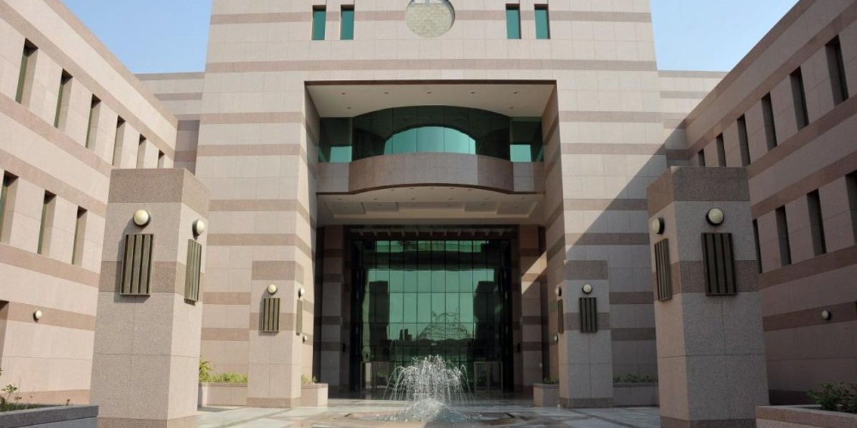 تخصصات كلية الاتصال والاعلام جامعة الملك عبدالعزيز ومعدلات القبول